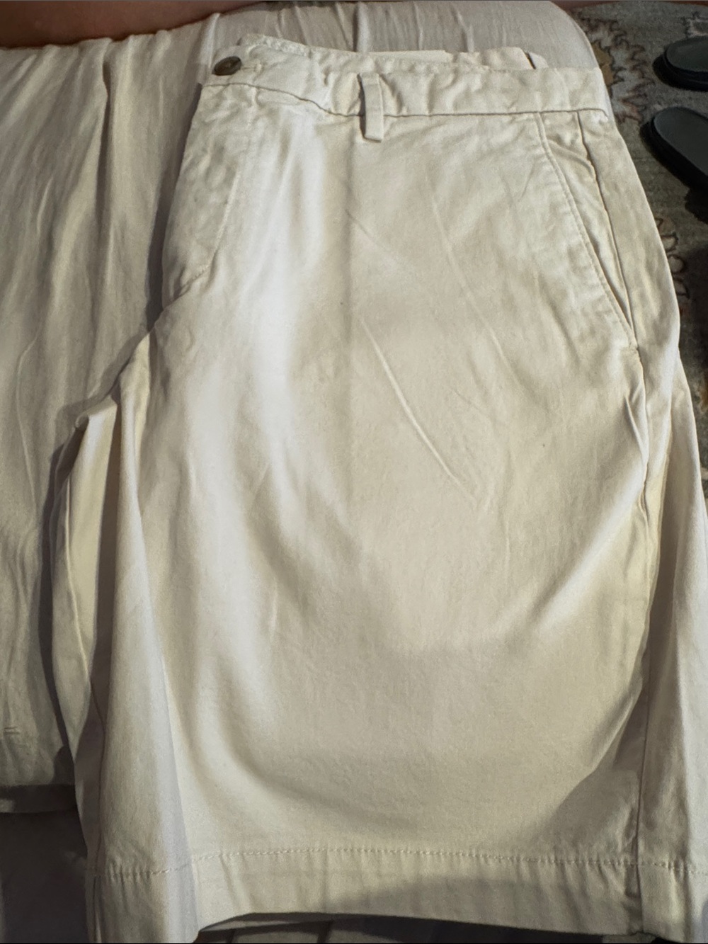 Banana Republic Men's Flat Front Shorts in Off-White